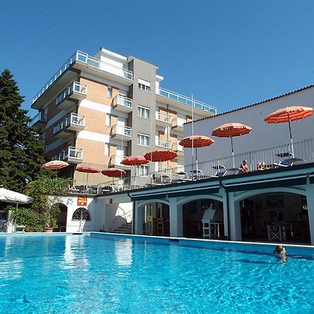 Hotel Nautic B&B Bellaria-Igea Marina Esterno foto